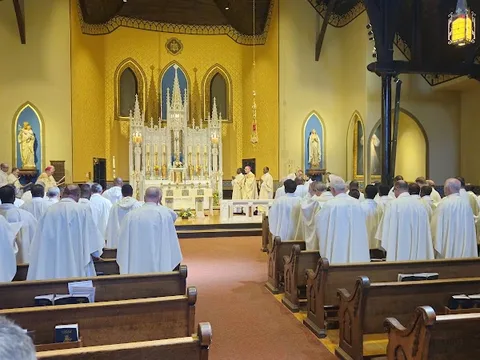 Holy Redeemer Catholic Church (Parish of the Transfiguration of the Lord)